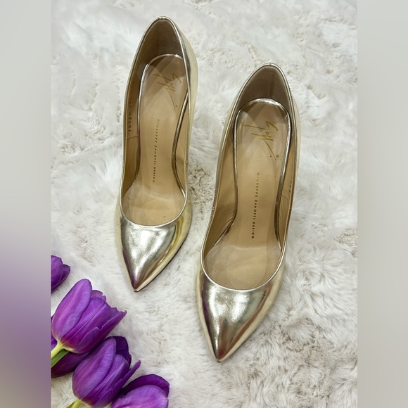 Giuseppe Zanotti Gold Patent Leather Pointed Toe Pumps Size 39 - Picture 9 of 14